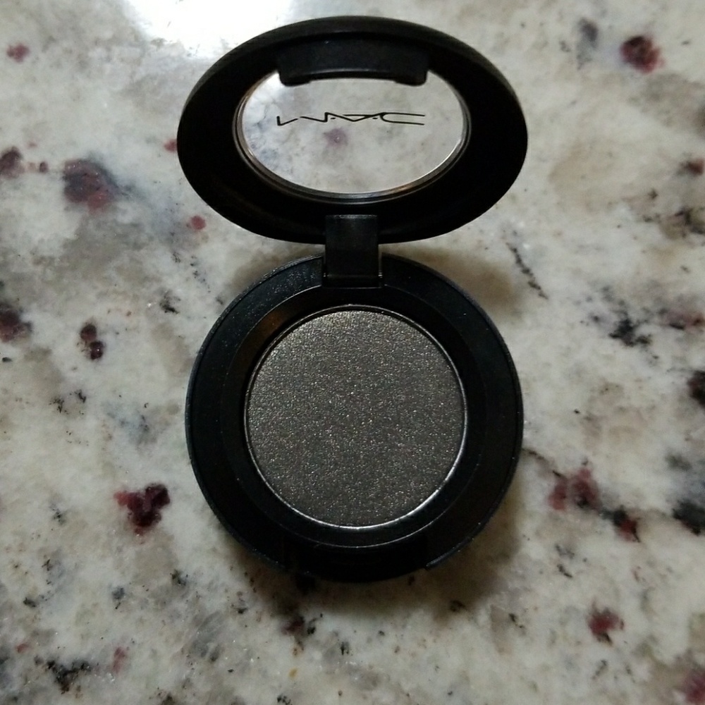 MAC Makeup Hocus Pocus - Picture 3 of 3
